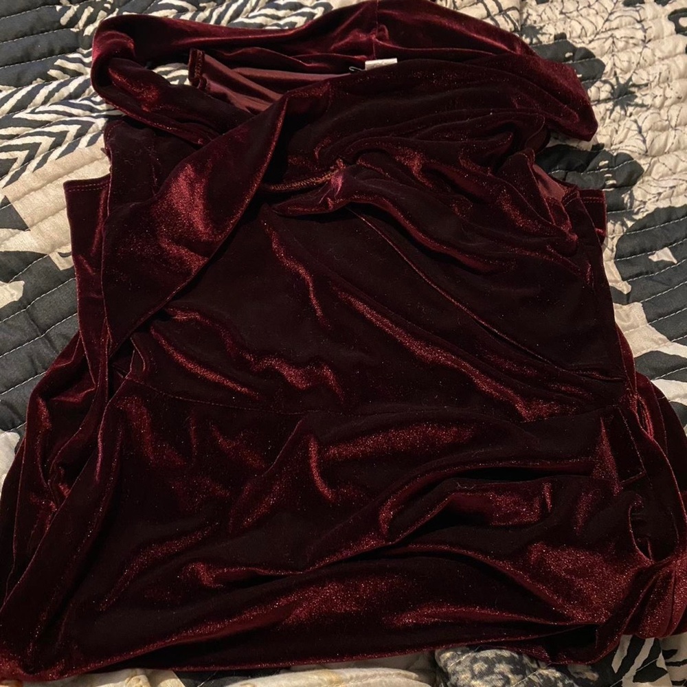 Fashion nova maroon midi dress